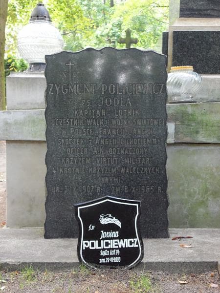 Zdjęcie grobu Zygmunt Policiewicz (2)