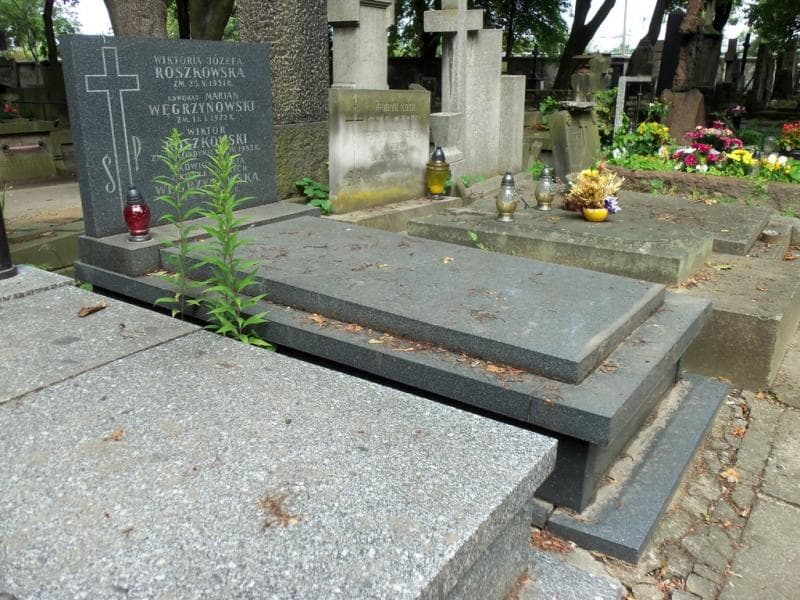 Zdjęcie grobu Wiktor Roszkowski (1)