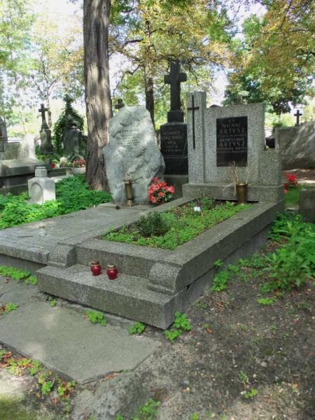 Zdjęcie grobu Bronisława Artysz (1)