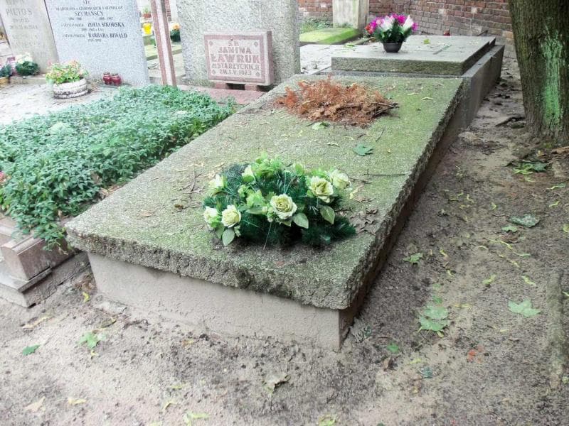 Zdjęcie grobu Wera Polakow (1)