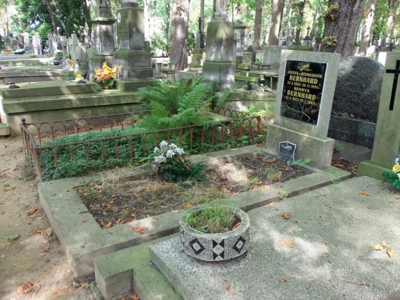 Zdjęcie grobu: Józefa Bernhard