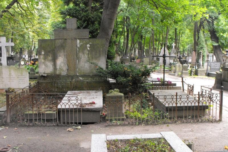 Zdjęcie grobu Piaseccy (1)