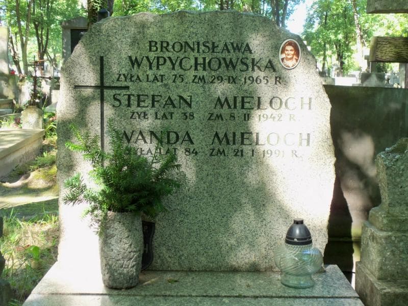 Zdjęcie grobu Bronisława Wypychowska (2)