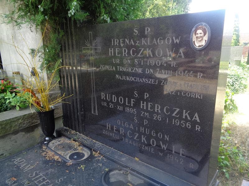 Zdjęcie grobu Olga Herczka (2)