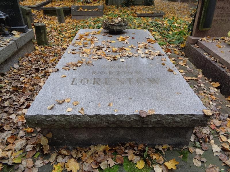 Zdjęcie grobu Lorentowie (2)