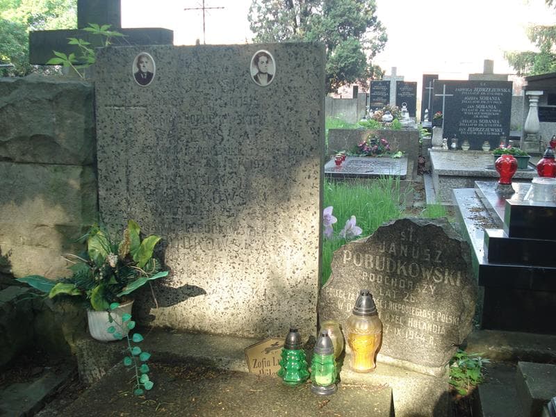 Zdjęcie grobu Janusz Pobudkowski (1)