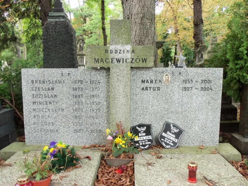 Zdjęcie grobu Bronisława Macewicz (2)