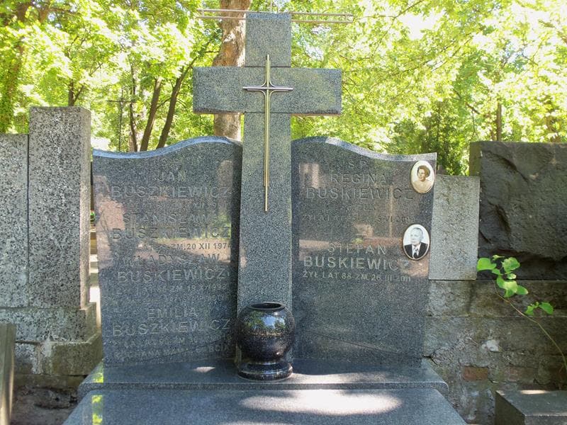 Zdjęcie grobu Regina Buśkiewicz (2)