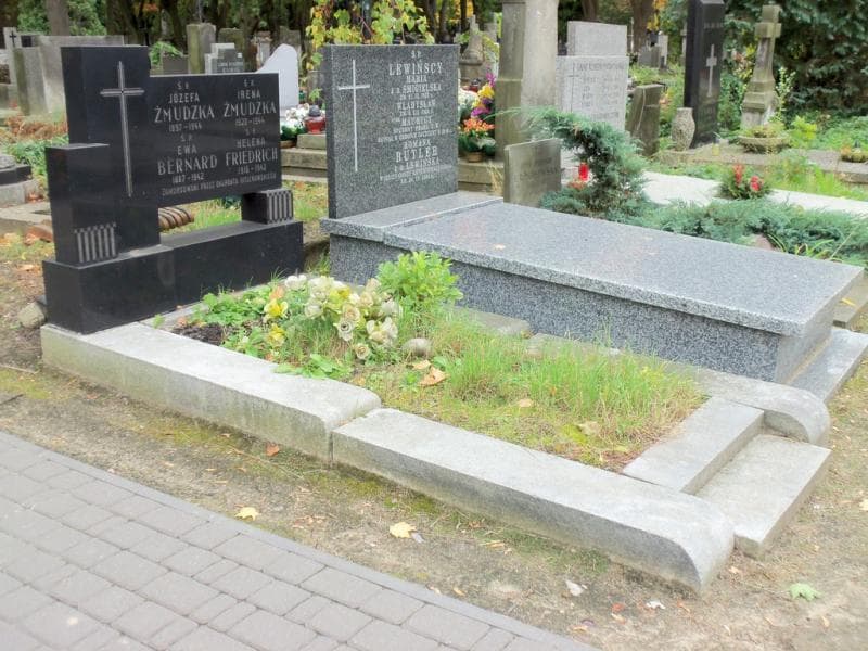 Zdjęcie grobu Ewa Bernard (1)