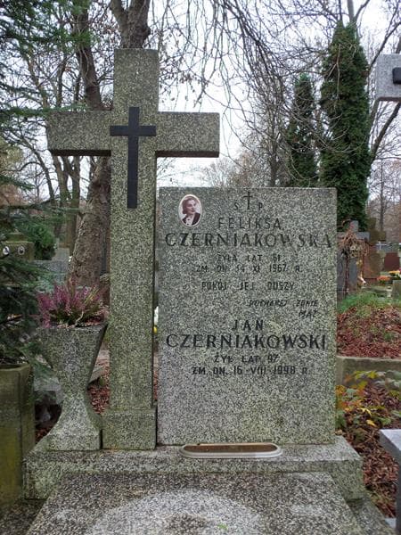 Zdjęcie grobu Feliksa Czerniakowska (2)