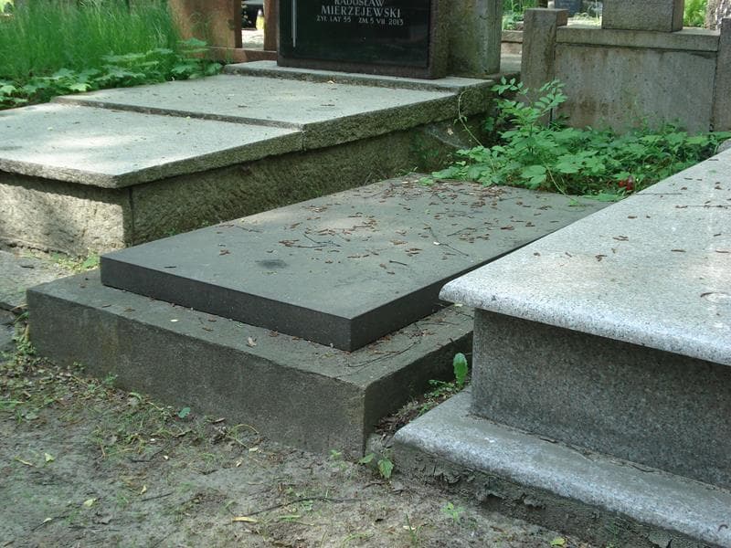 Zdjęcie grobu Konstancja De Montresor (2)