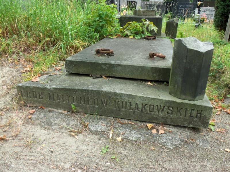 Zdjęcie grobu Kułakowscy (2)