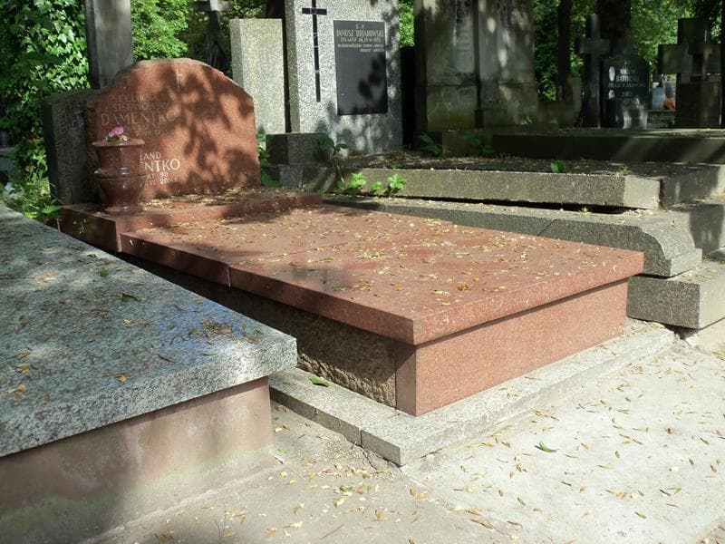 Zdjęcie grobu Jurand Damentko (1)