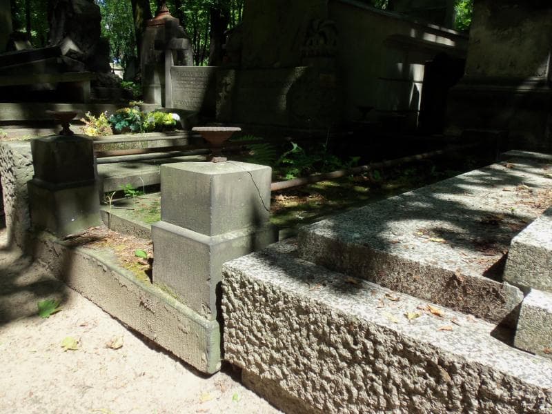 Zdjęcie grobu Anonim (2)