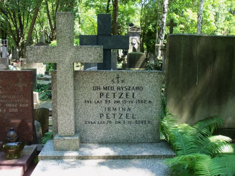 Zdjęcie grobu Irmina Petzel (2)