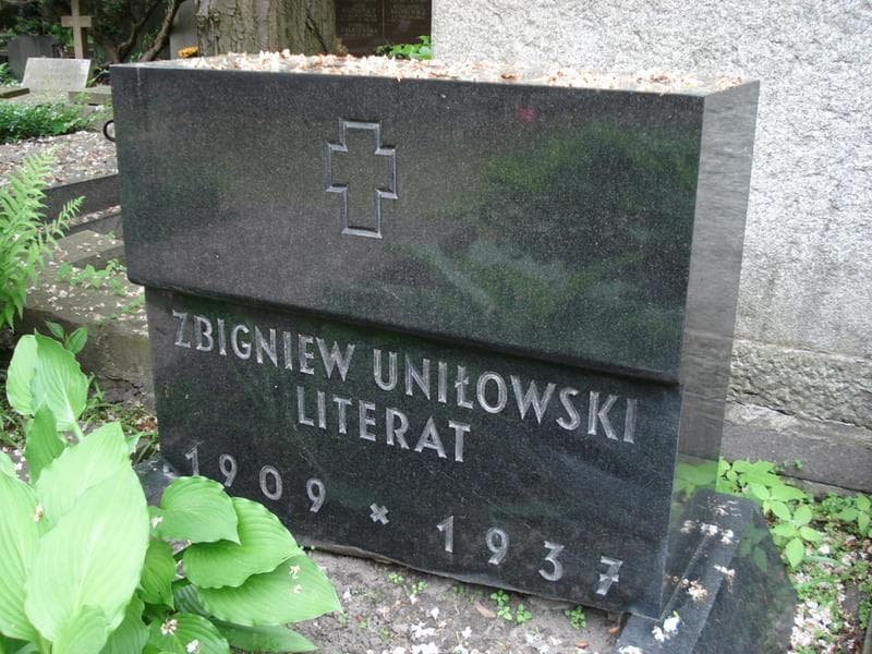 Zdjęcie grobu Zbigniew Uniłowski (2)
