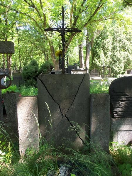 Zdjęcie grobu Emilia Benke (2)