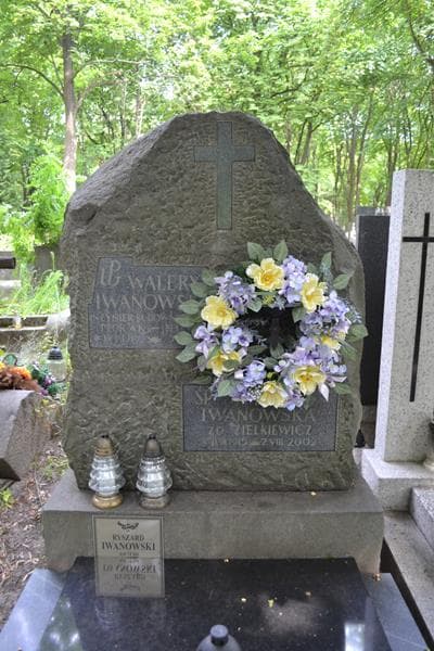 Zdjęcie grobu Walery Iwanowski (2)