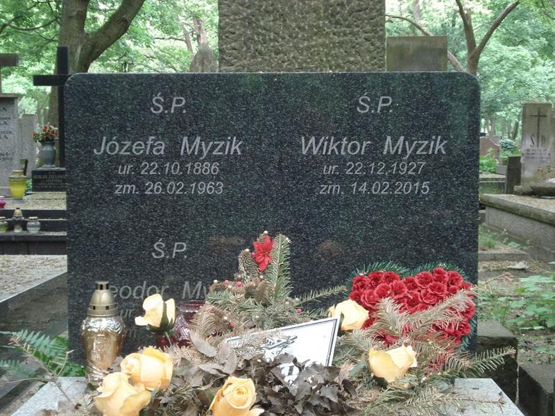 Zdjęcie grobu Teodora Myzik (1)