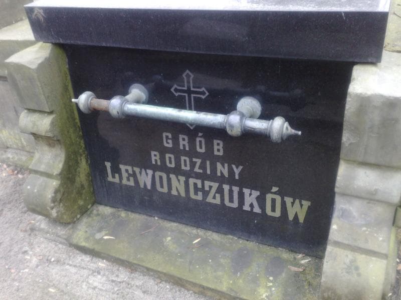 Zdjęcie grobu Oleś Lewonczuk (2)