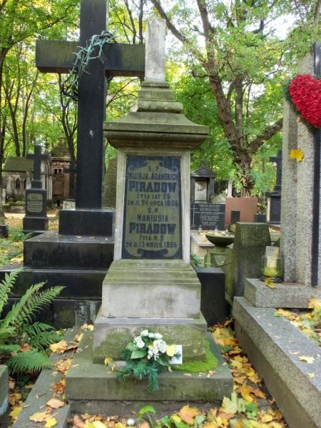 Zdjęcie grobu Maniusia Piradow (2)