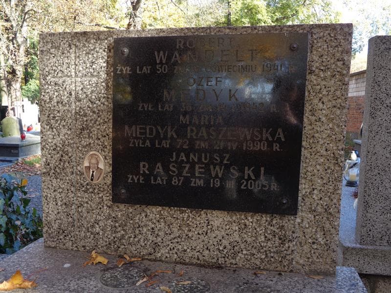 Zdjęcie grobu Robert Wandelt (2)
