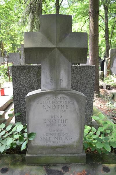 Zdjęcie grobu Antonina Knothe (2)