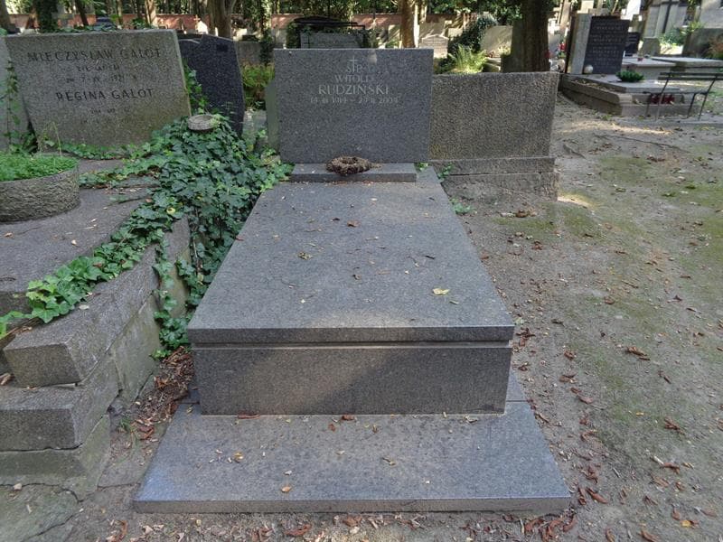 Zdjęcie grobu Witold Rudziński (1)