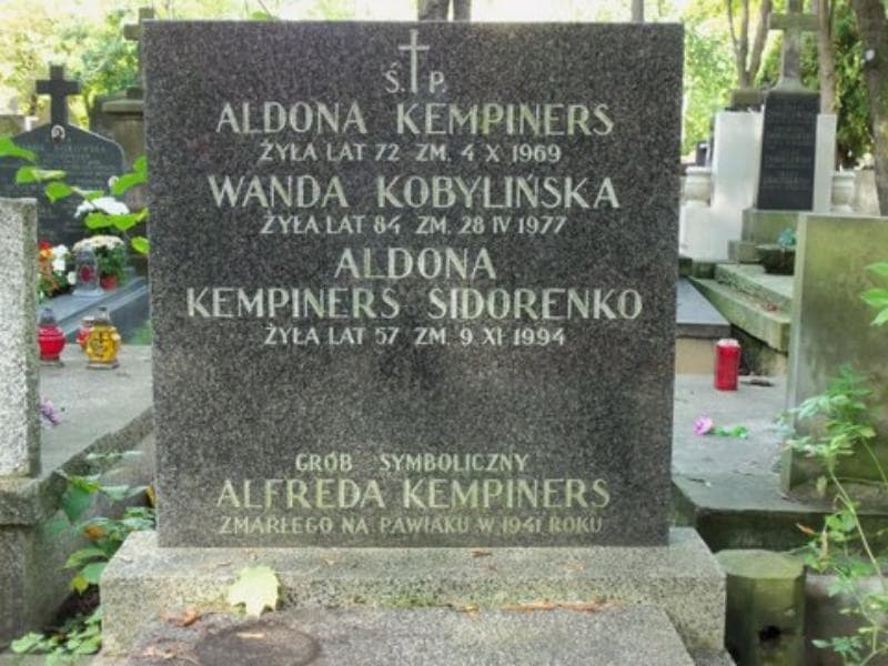 Zdjęcie grobu Wanda Kobylińska (2)
