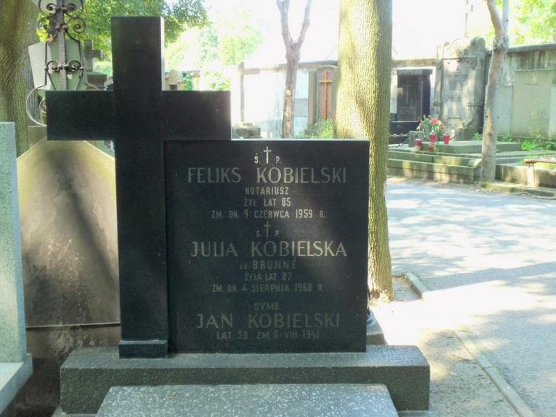 Zdjęcie grobu Julia Kobielska (2)