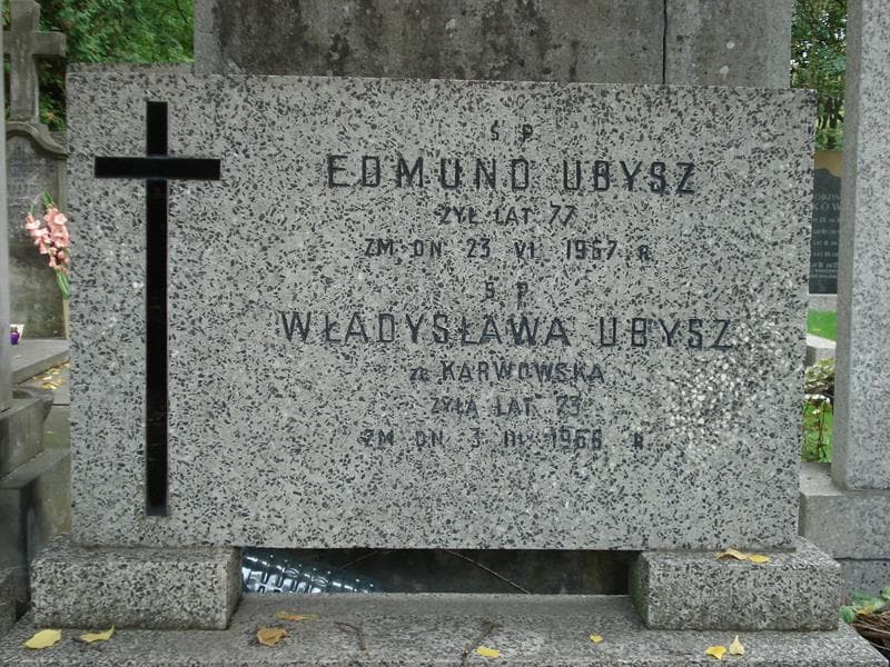 Zdjęcie grobu Władysława Ubysz (2)