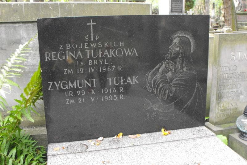 Zdjęcie grobu Regina Tułakowa (2)