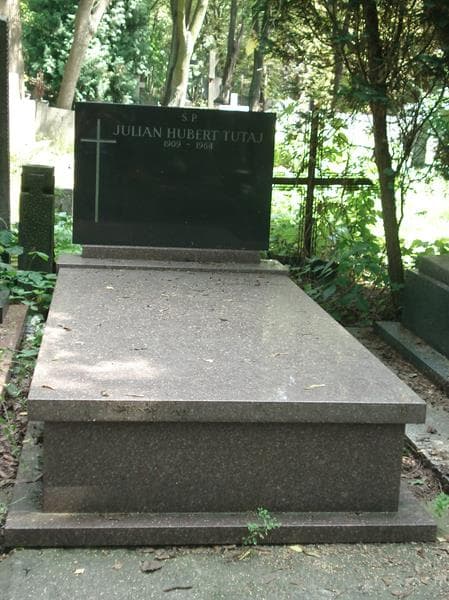 Zdjęcie grobu: Julian Hubert Tutaj