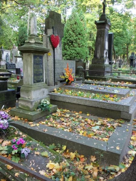 Zdjęcie grobu Maniusia Piradow (1)