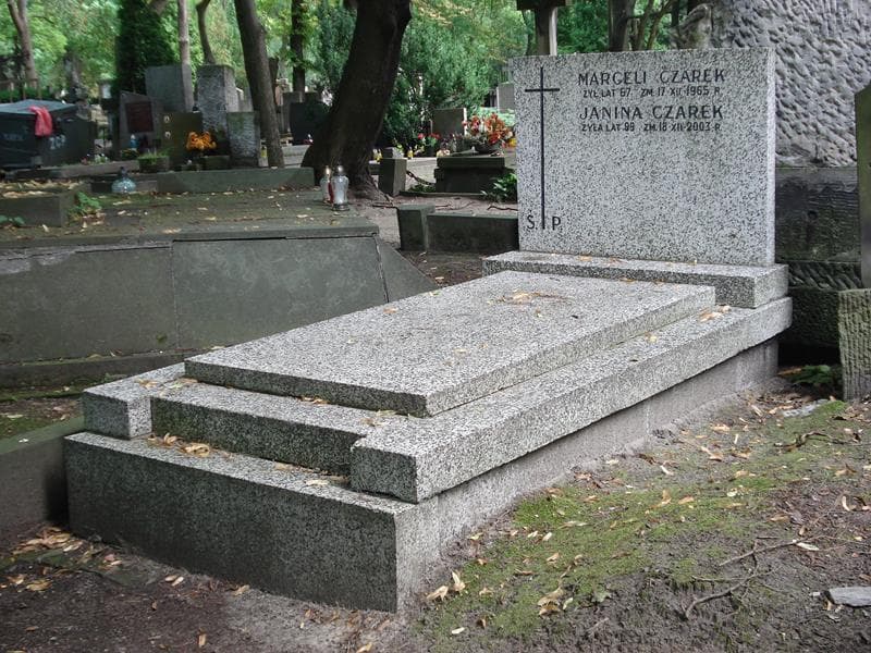 Zdjęcie grobu Marceli Czarek (1)